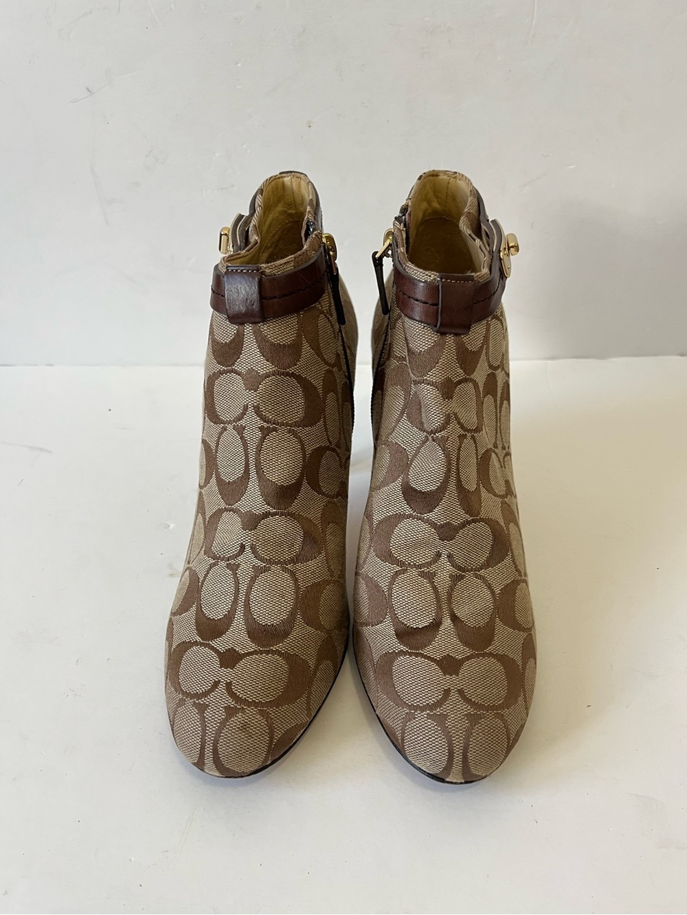 Coach Bennett Beige Brown Signature Canvas Ankle Booties heel size 9B - Picture 3 of 10